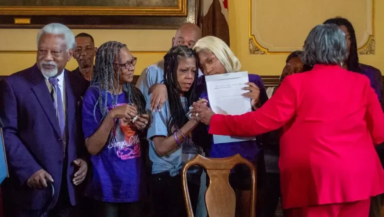 Pritzker signs police background check expansion in Sonya Massey’s honor | News